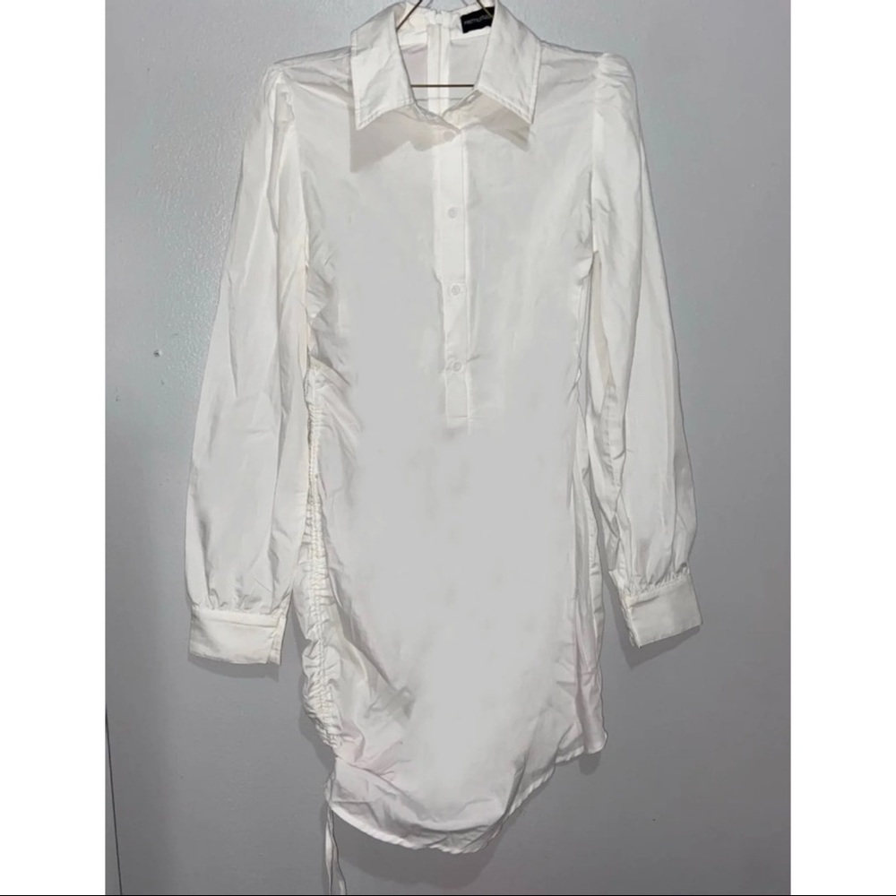 PrettyLittleThing Ruched Dress - Picture 4 of 5